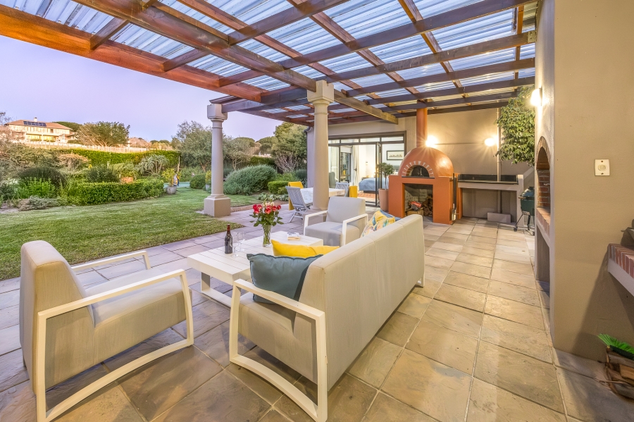 4 Bedroom Property for Sale in Klein Zevenwacht Western Cape